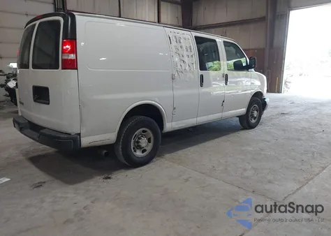 2021 Chevrolet Express Cargo Rwd 2500 Regular Wheelbase Wt from USA, damaged, VIN 1GCWGAFP7M1310209